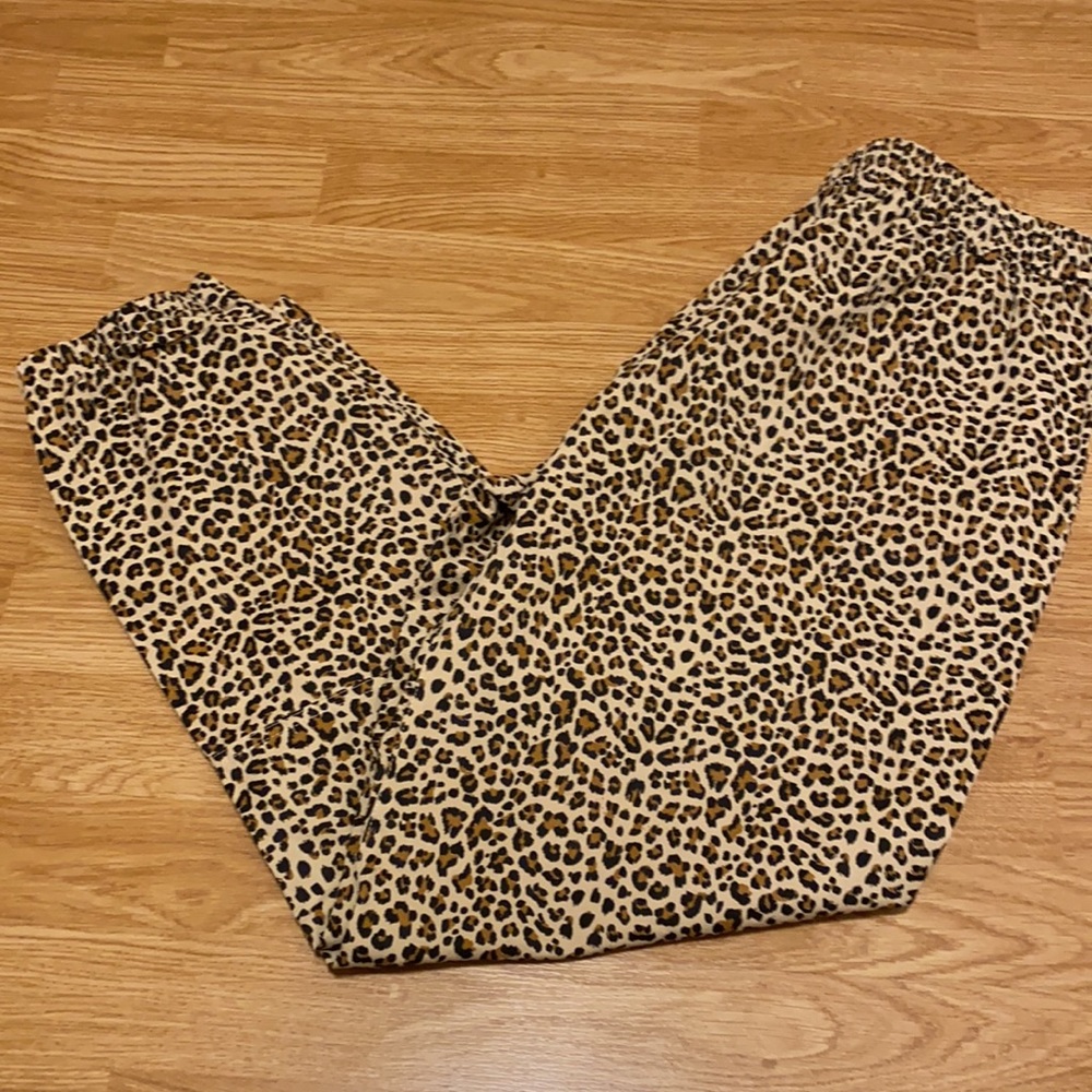 NWT Storia leopard print joggers size L